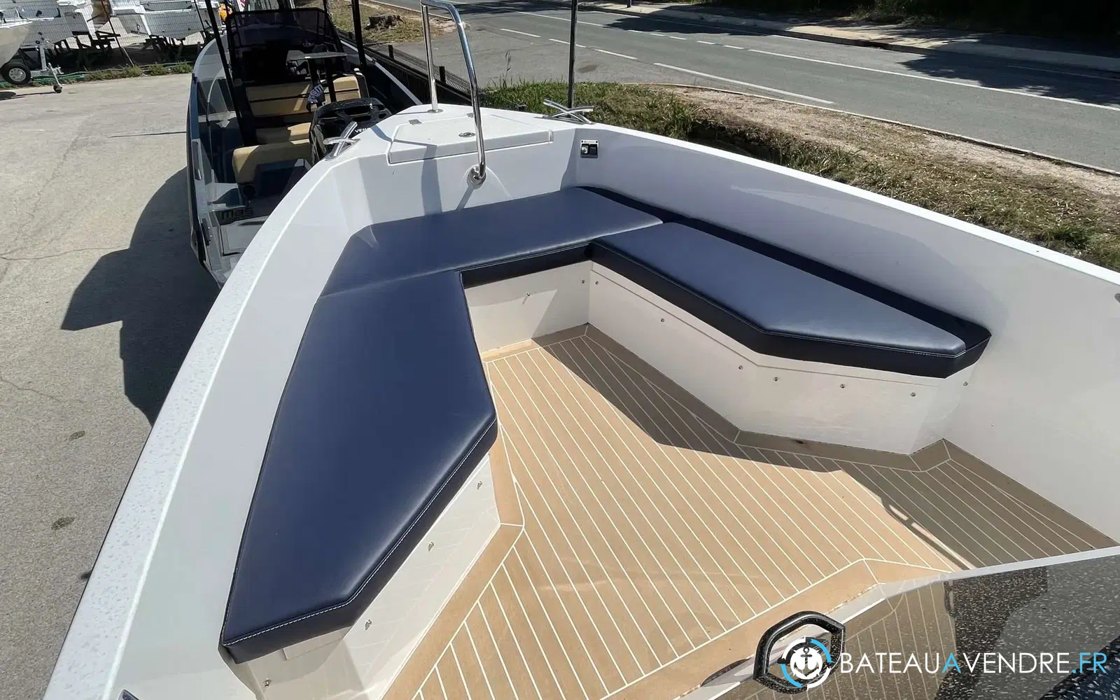 slider 5 Delta Powerboats T26