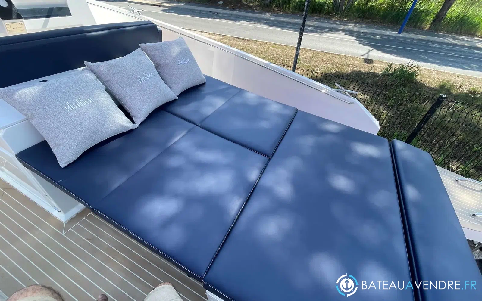 slider 8 Delta Powerboats T26