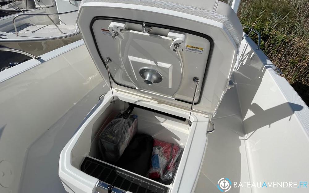 Boston Whaler 250 Dauntless interieur photo 4