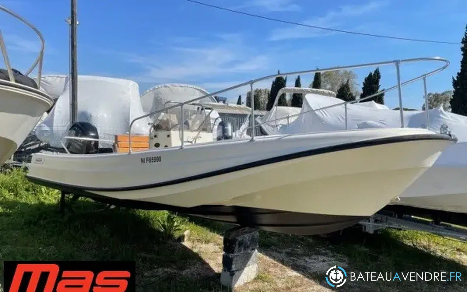 slider 0 Boston Whaler 21 Outrage