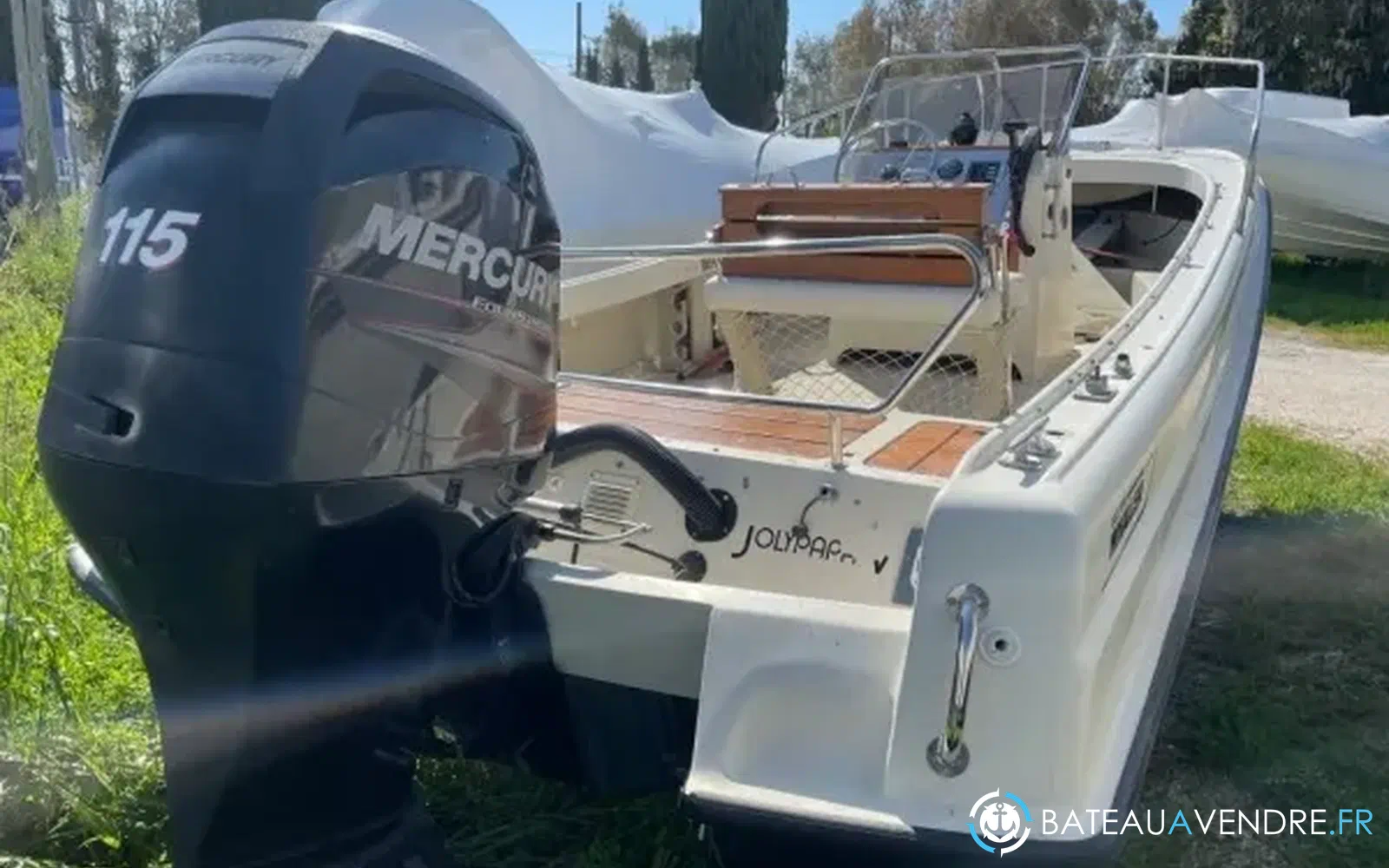 slider 1 Boston Whaler 21 Outrage