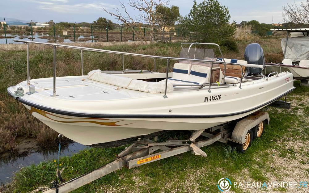 Boston Whaler 21 Outrage exterieur photo de présentation