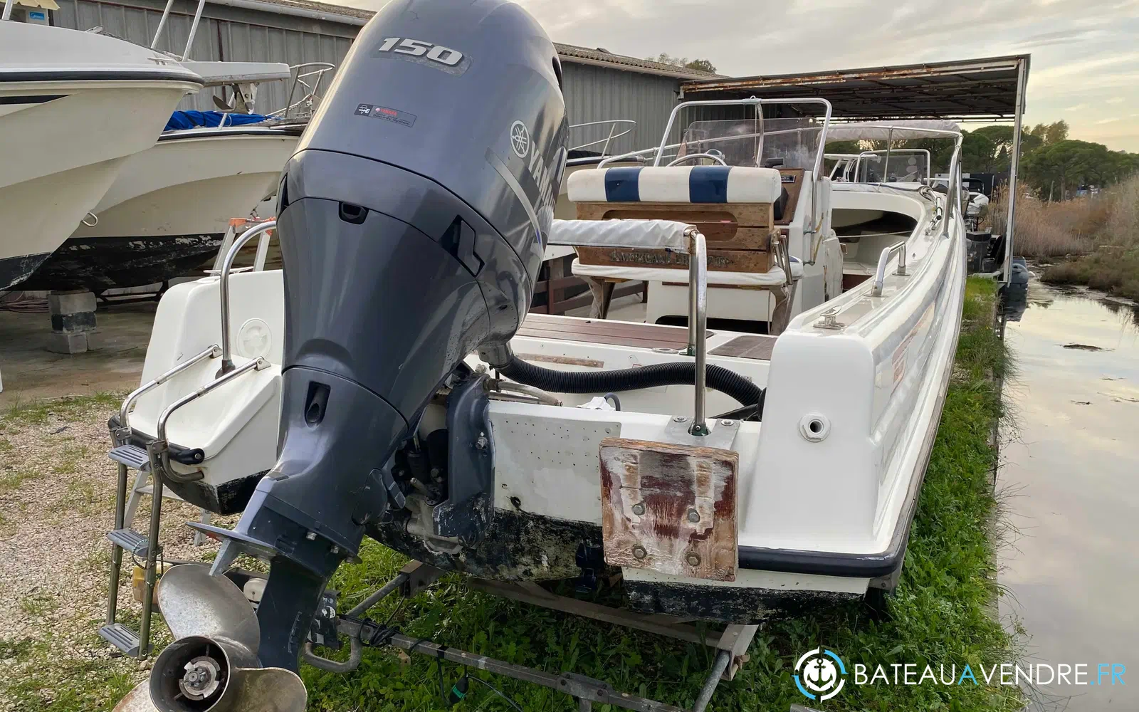slider 9 Boston Whaler 21 Outrage