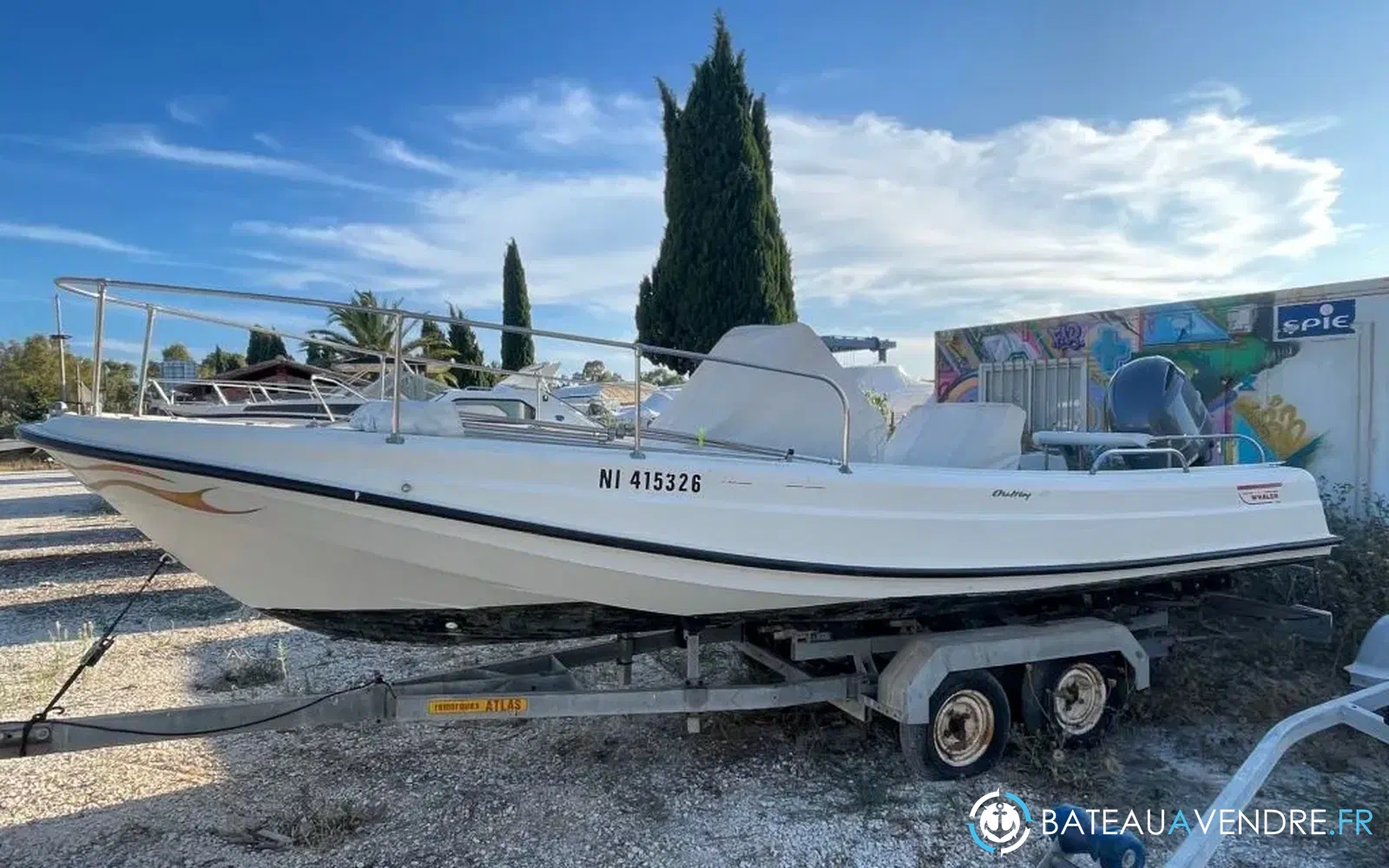 slider 12 Boston Whaler 21 Outrage