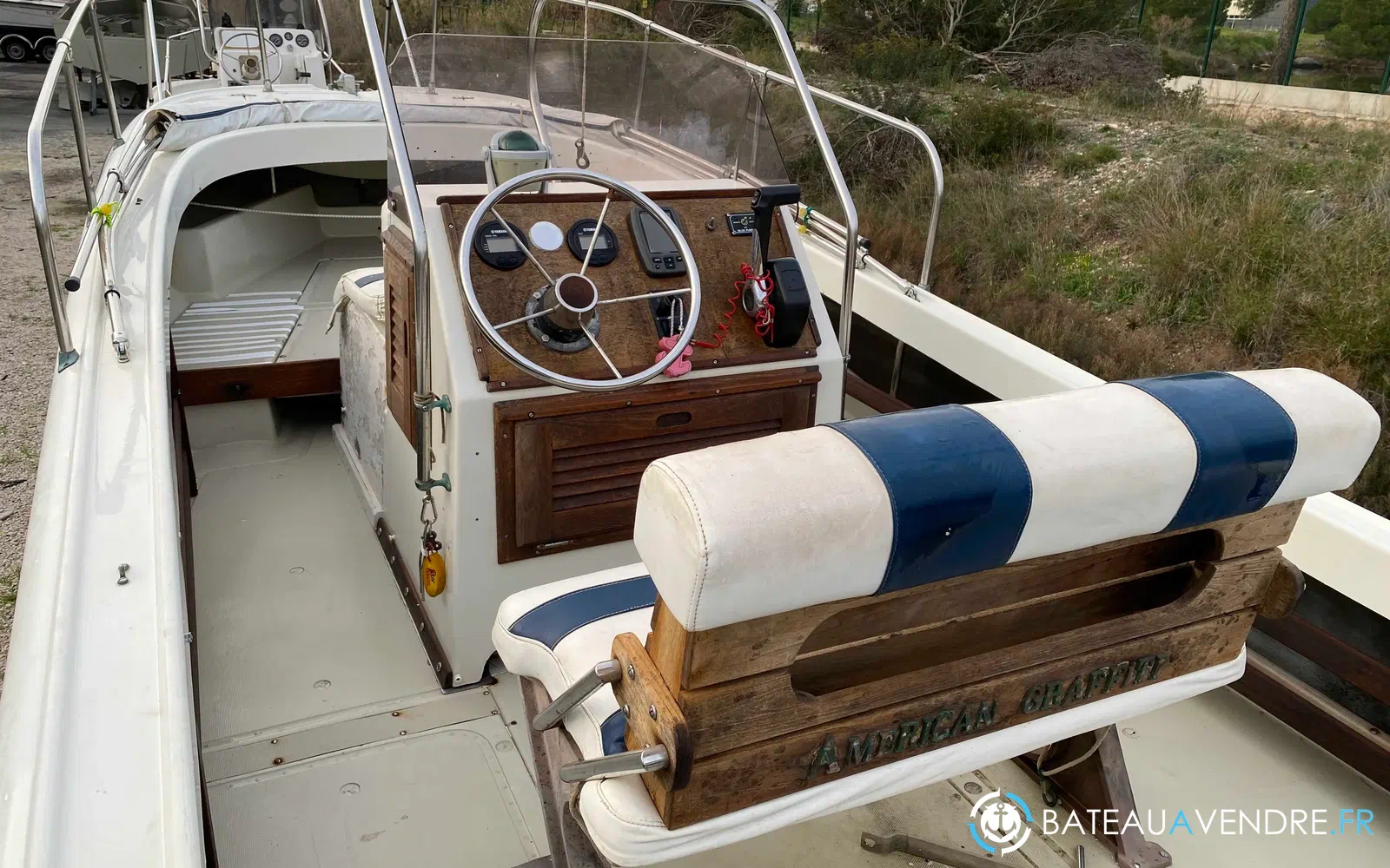 slider 6 Boston Whaler 21 Outrage