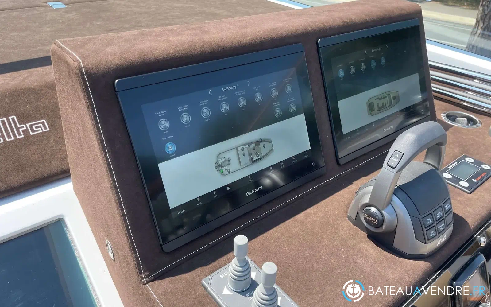 slider 18 Delta Powerboats 33 Open
