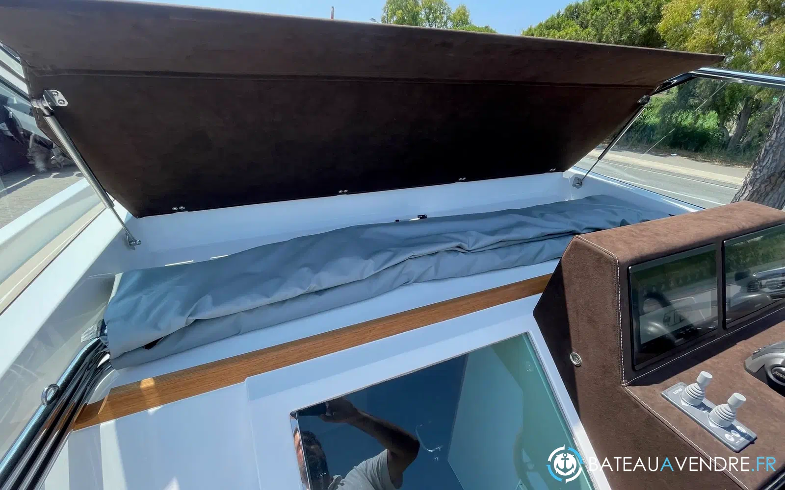 slider 20 Delta Powerboats 33 Open