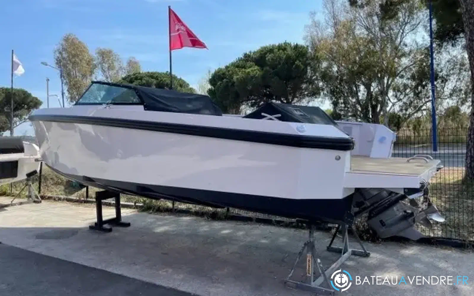 slider 10 Delta Powerboats 26 Open