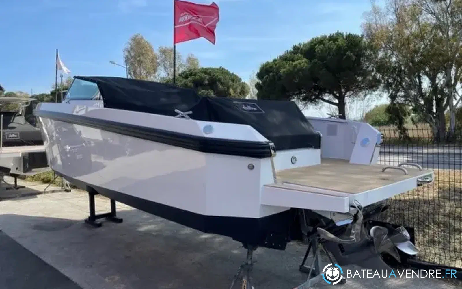 slider 11 Delta Powerboats 26 Open