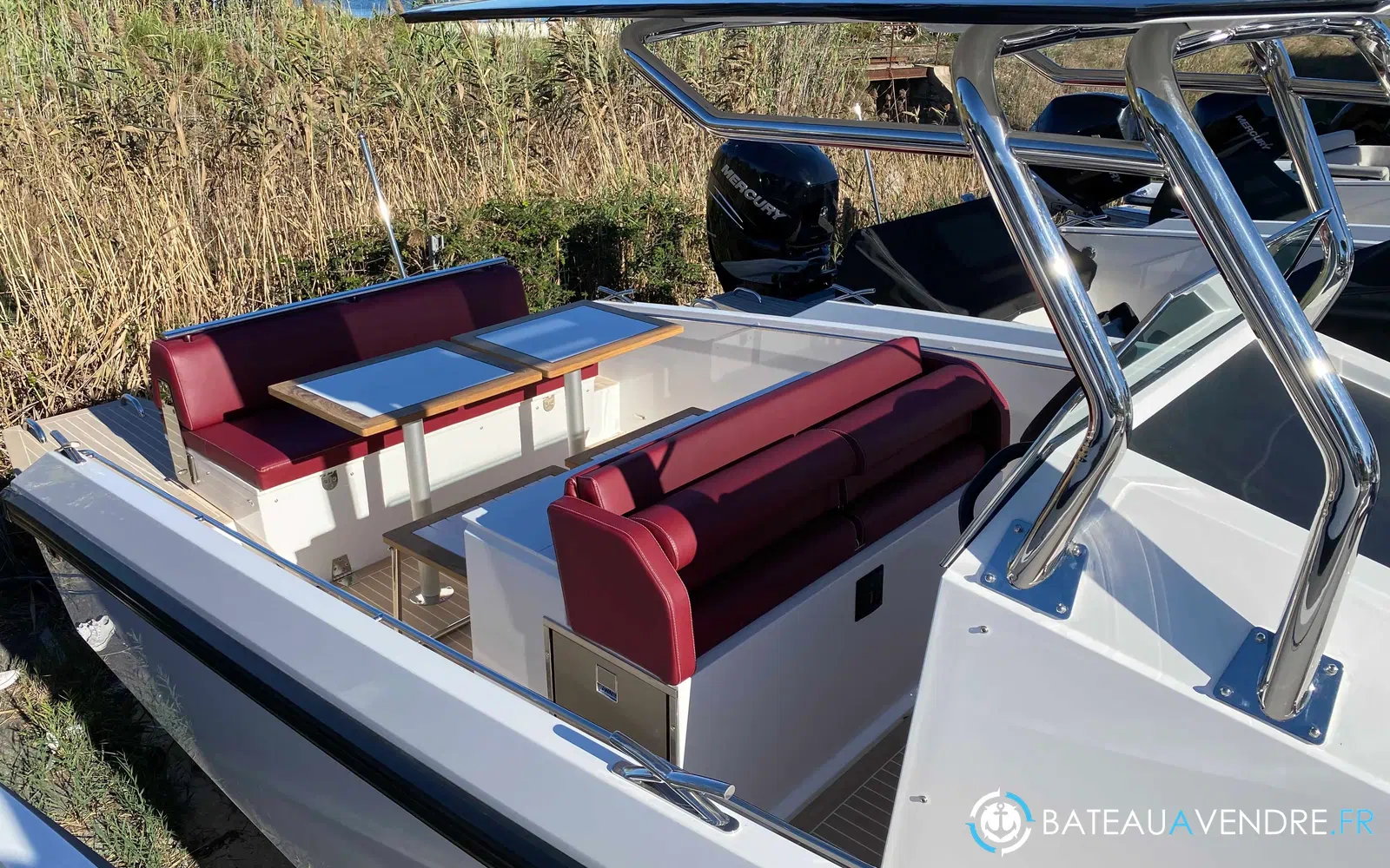 slider 15 Delta Powerboats T26