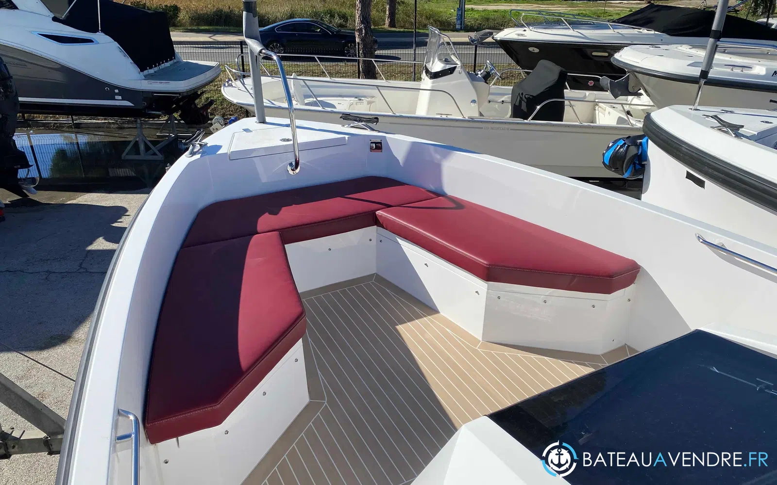slider 2 Delta Powerboats T26