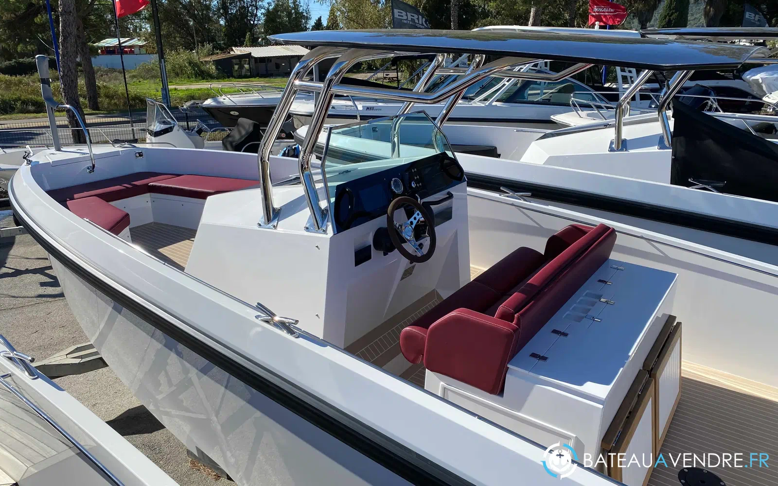 slider 5 Delta Powerboats T26