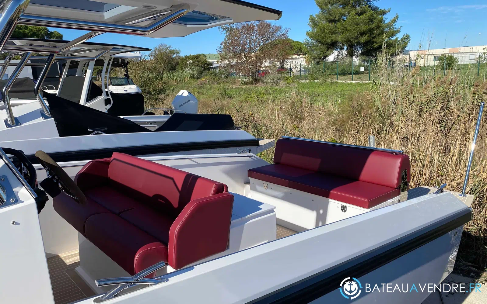 slider 6 Delta Powerboats T26