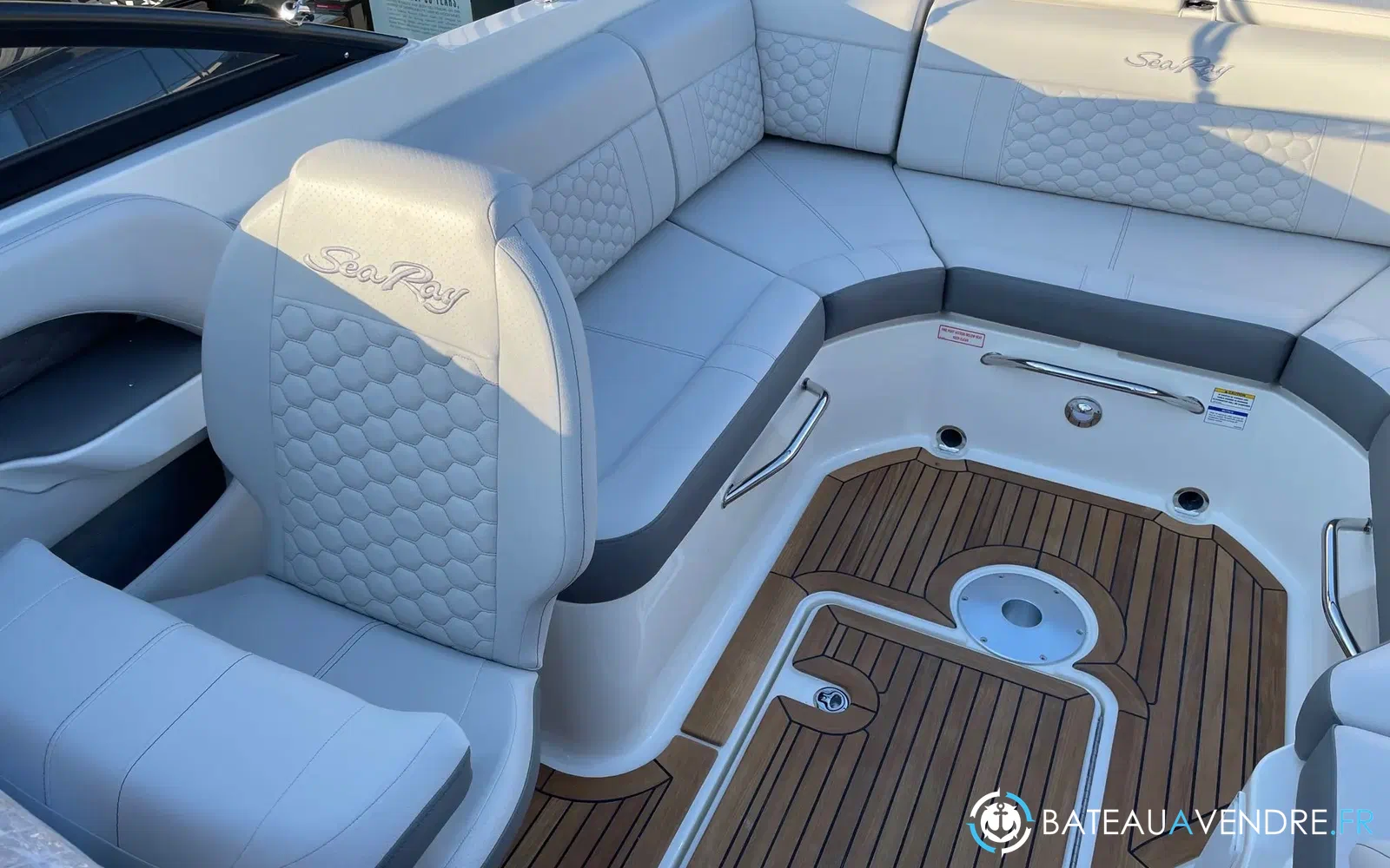 slider 1 Sea Ray 250 Sun Sport