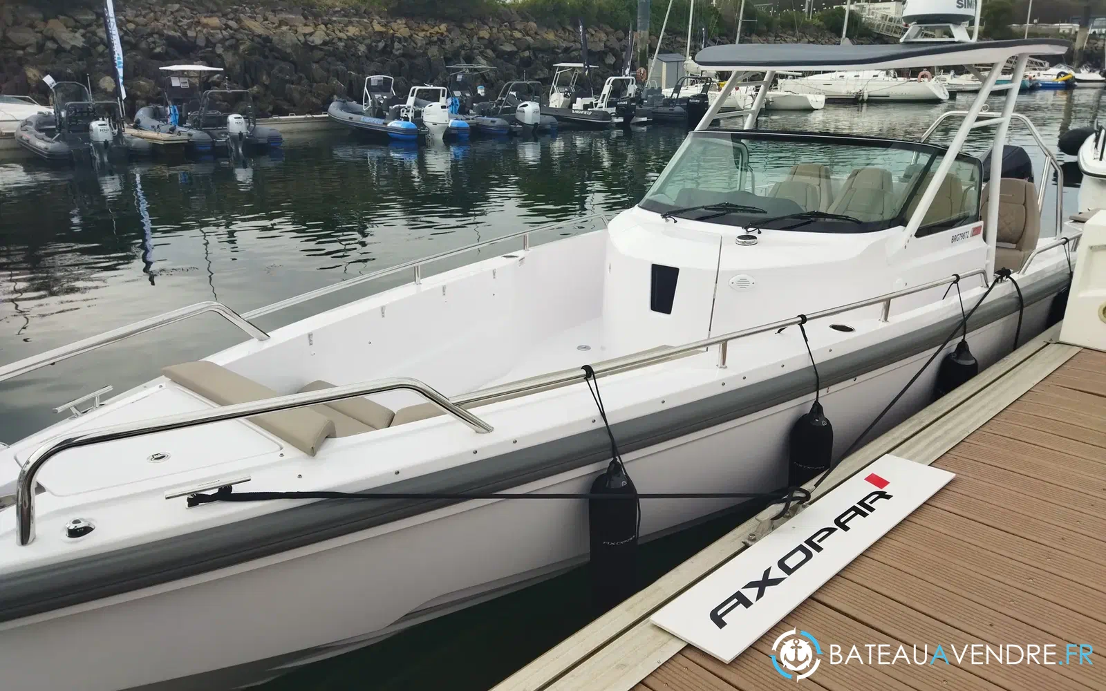 slider 0 Axopar 28 T Top