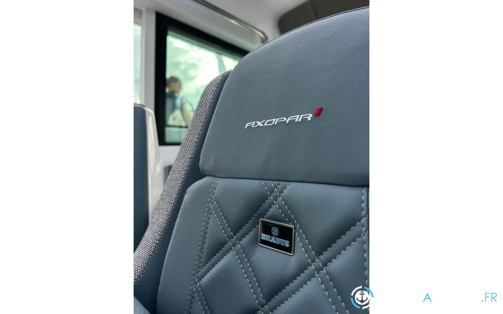 slider 9 Axopar 37 XC Cross Cabin