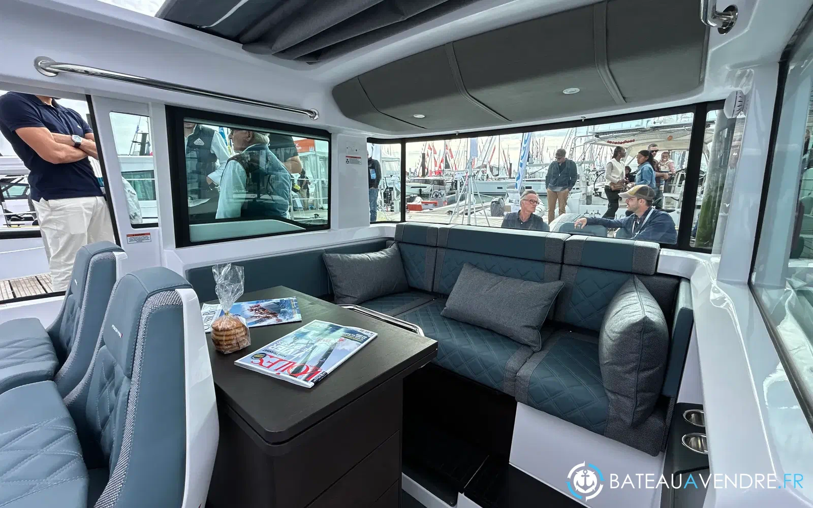 slider 15 Axopar 37 XC Cross Cabin