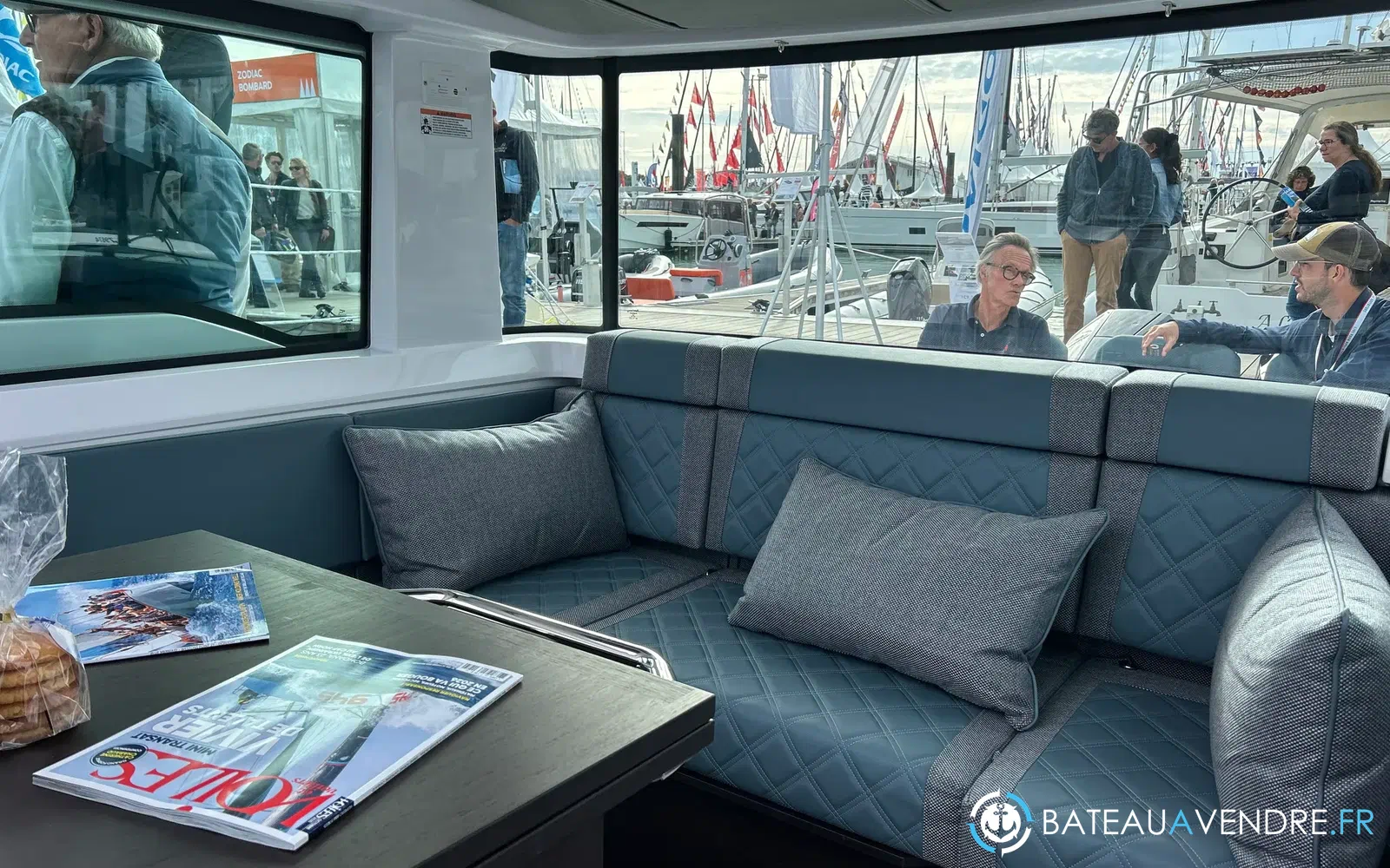 slider 16 Axopar 37 XC Cross Cabin