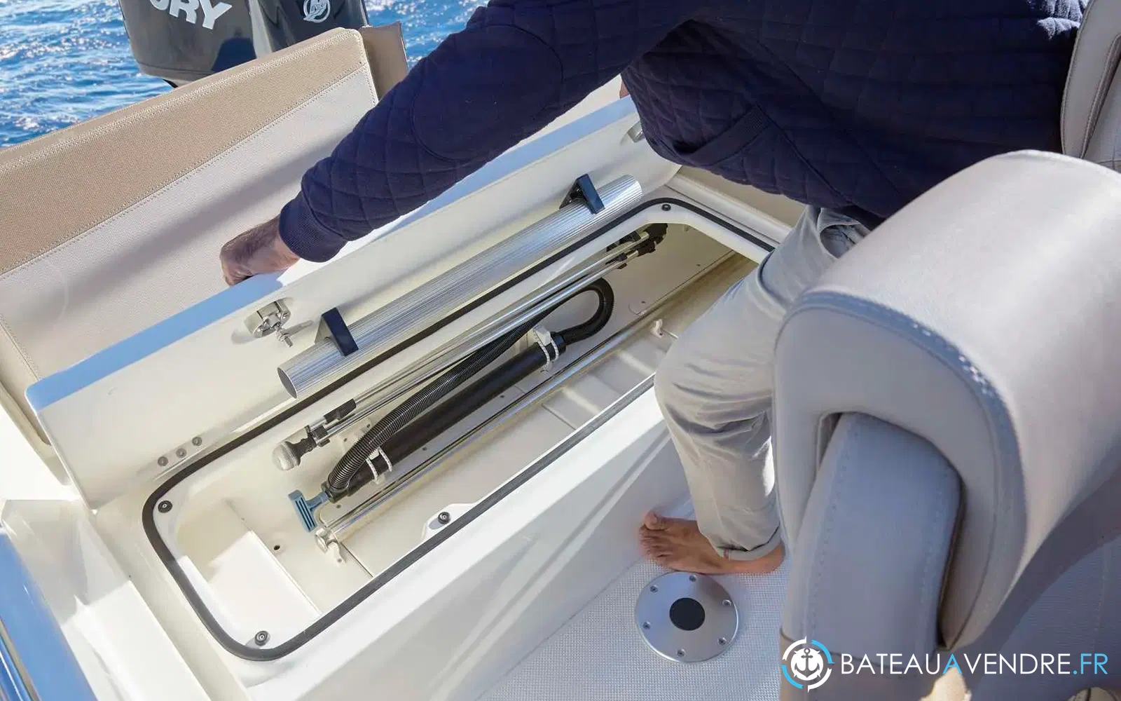 slider 17 Quicksilver 675 Sundeck