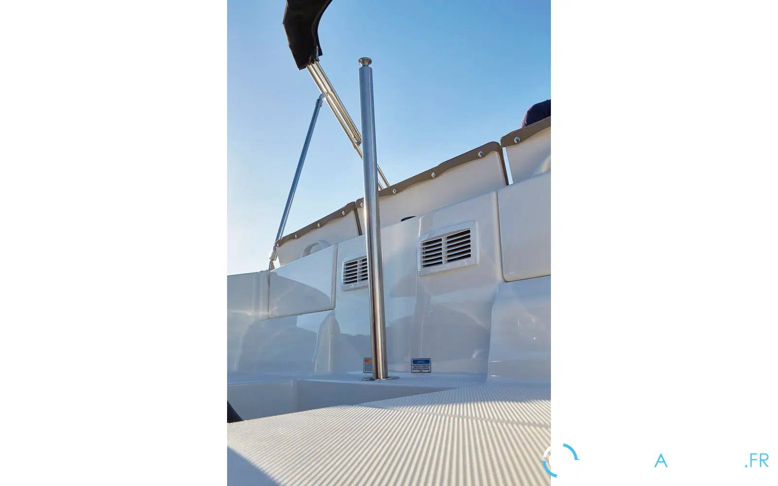 slider 19 Quicksilver 675 Sundeck