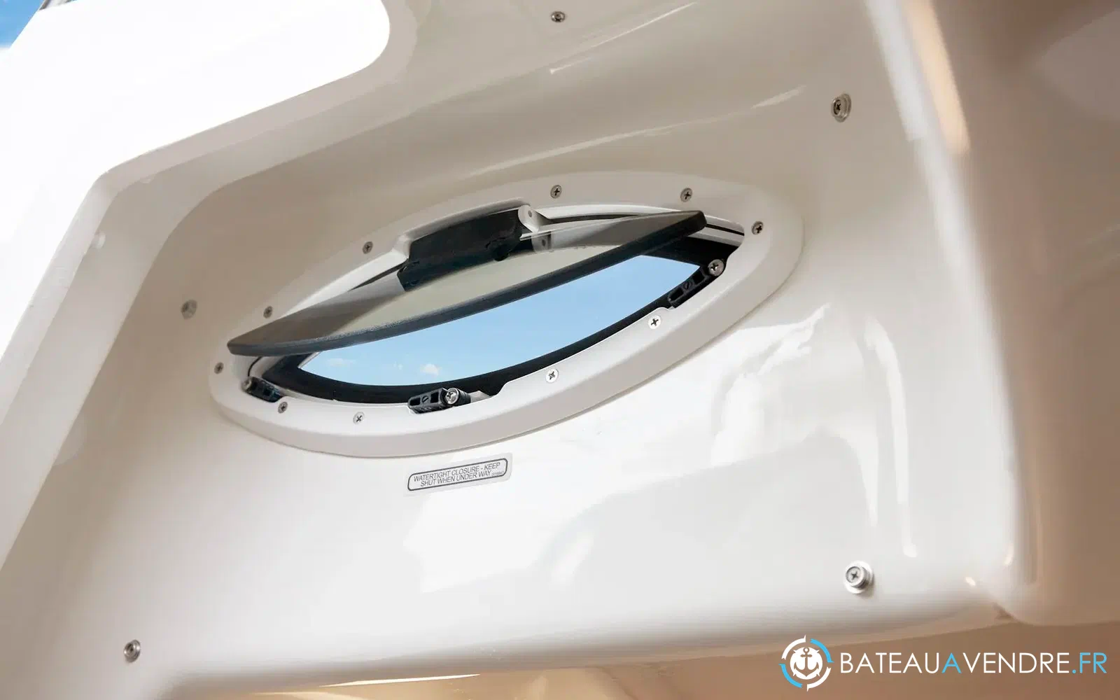 slider 19 Quicksilver Activ 605 Sundeck