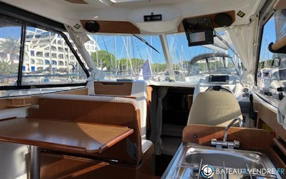 Beneteau Antares 8 S interieur photo 4