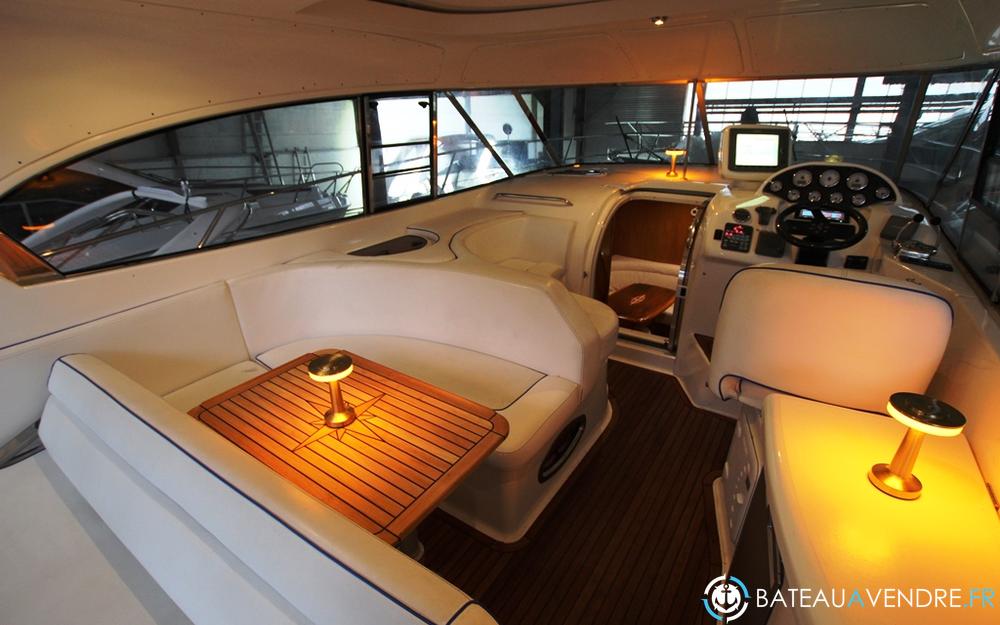 Bavaria 37 interieur photo 5