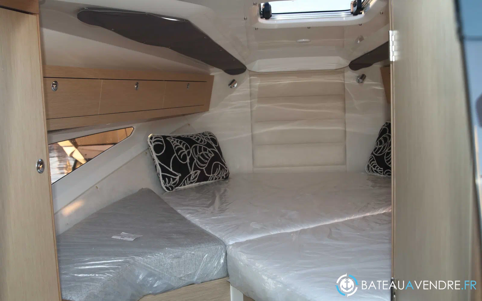 slider 4 Parker 850 Voyager