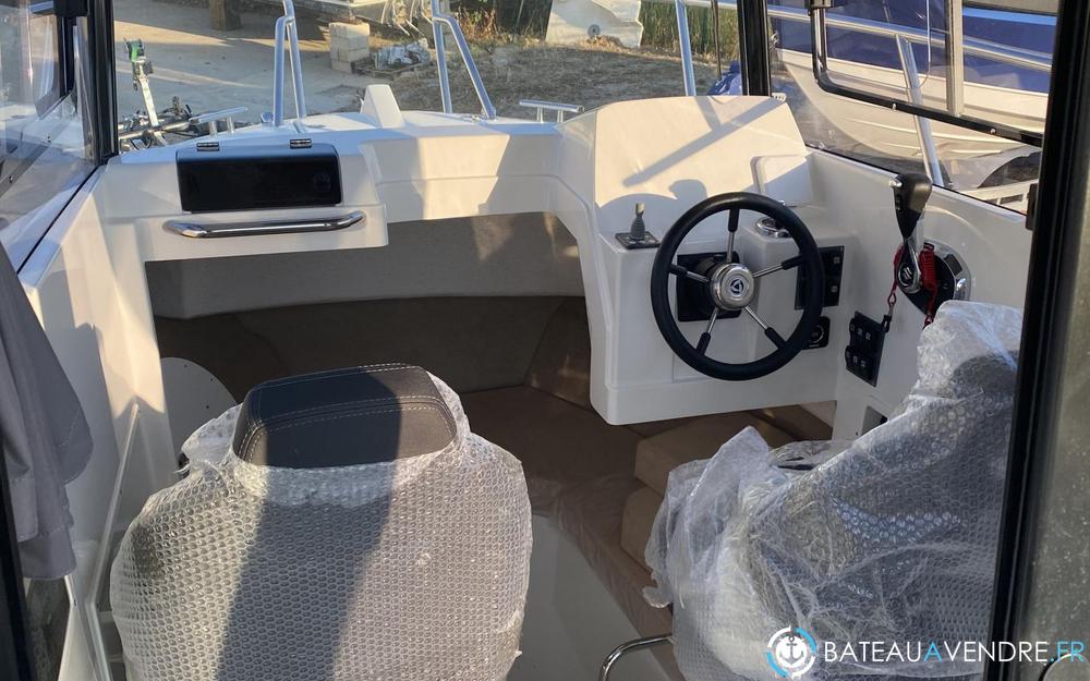 Parker 700 Pilothouse interieur photo 3