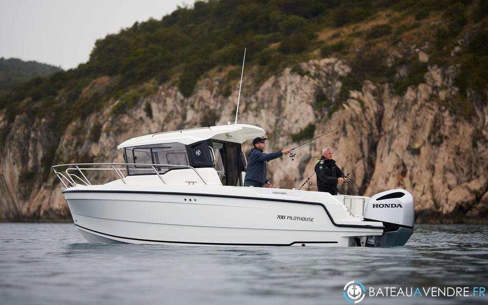 Parker 700 Pilothouse exterieur photo de présentation