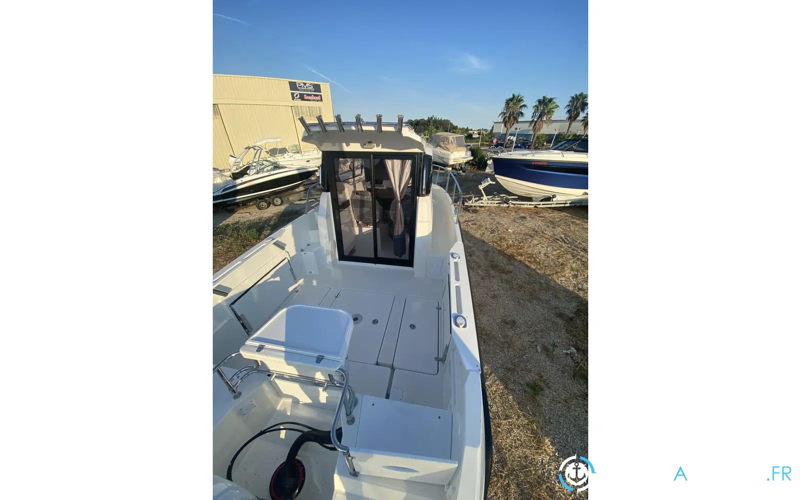 slider 2 Parker 700 Pilothouse