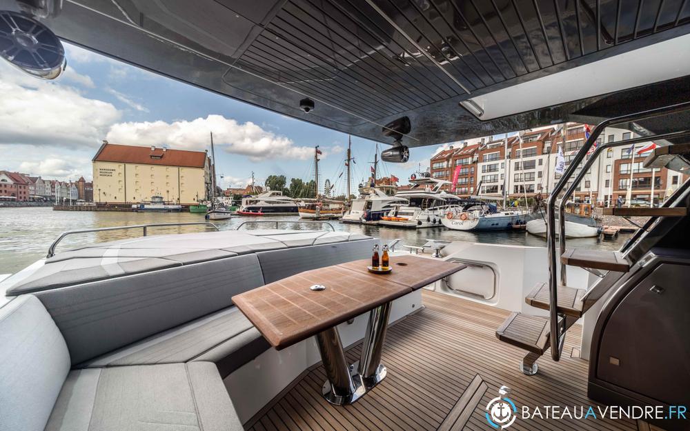 Galeon 700 Skydeck interieur photo 5