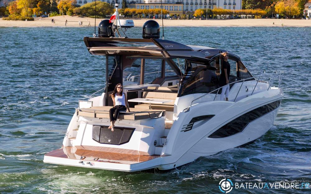 Galeon 425 Hts interieur photo 2