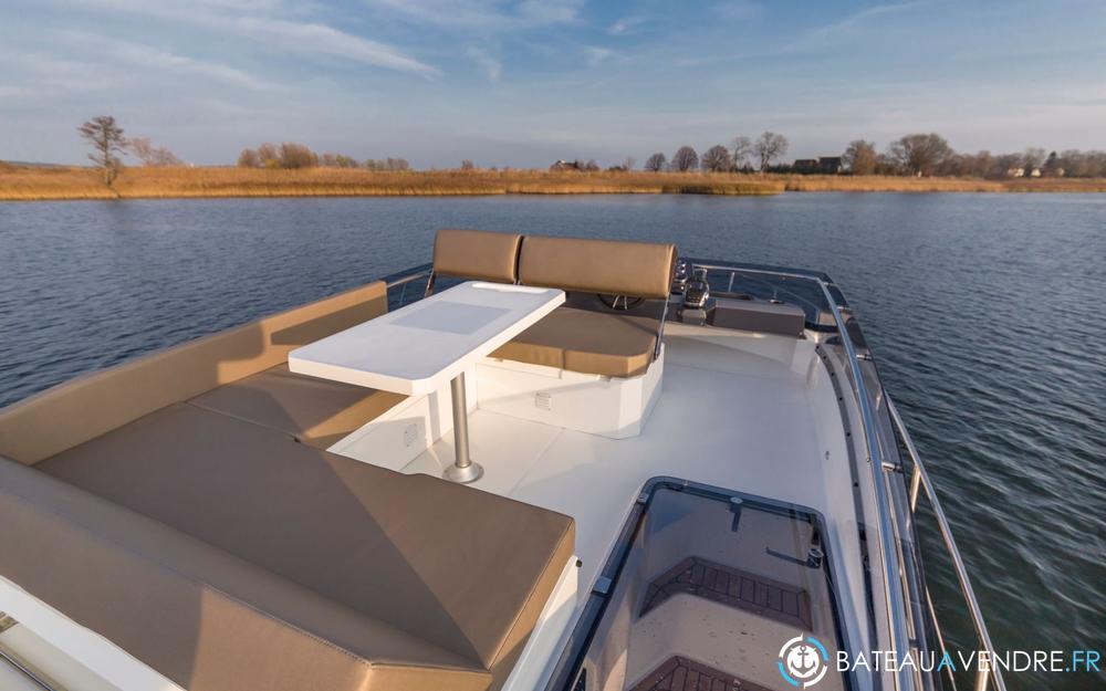 Galeon 360 Fly interieur photo 3