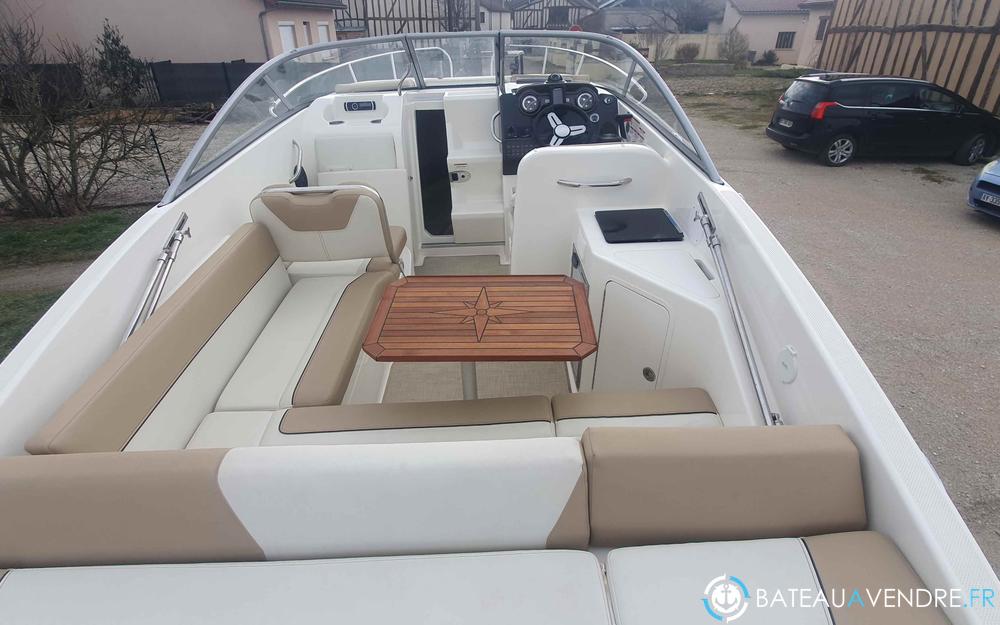 Bayliner 742 Cuddy interieur photo 4