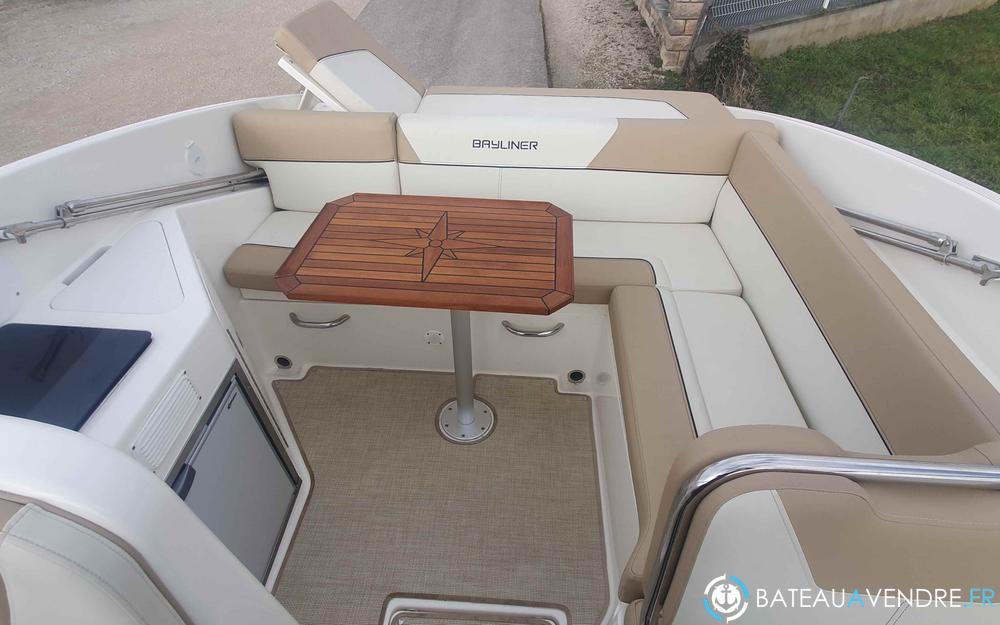 Bayliner 742 Cuddy interieur photo 5