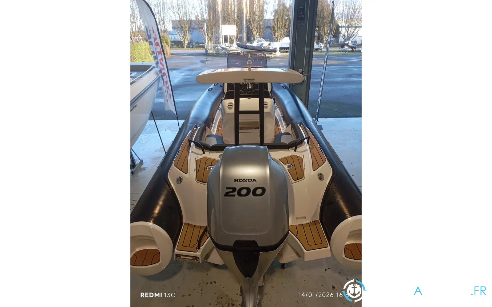 slider 1 Grand Golden Line 680