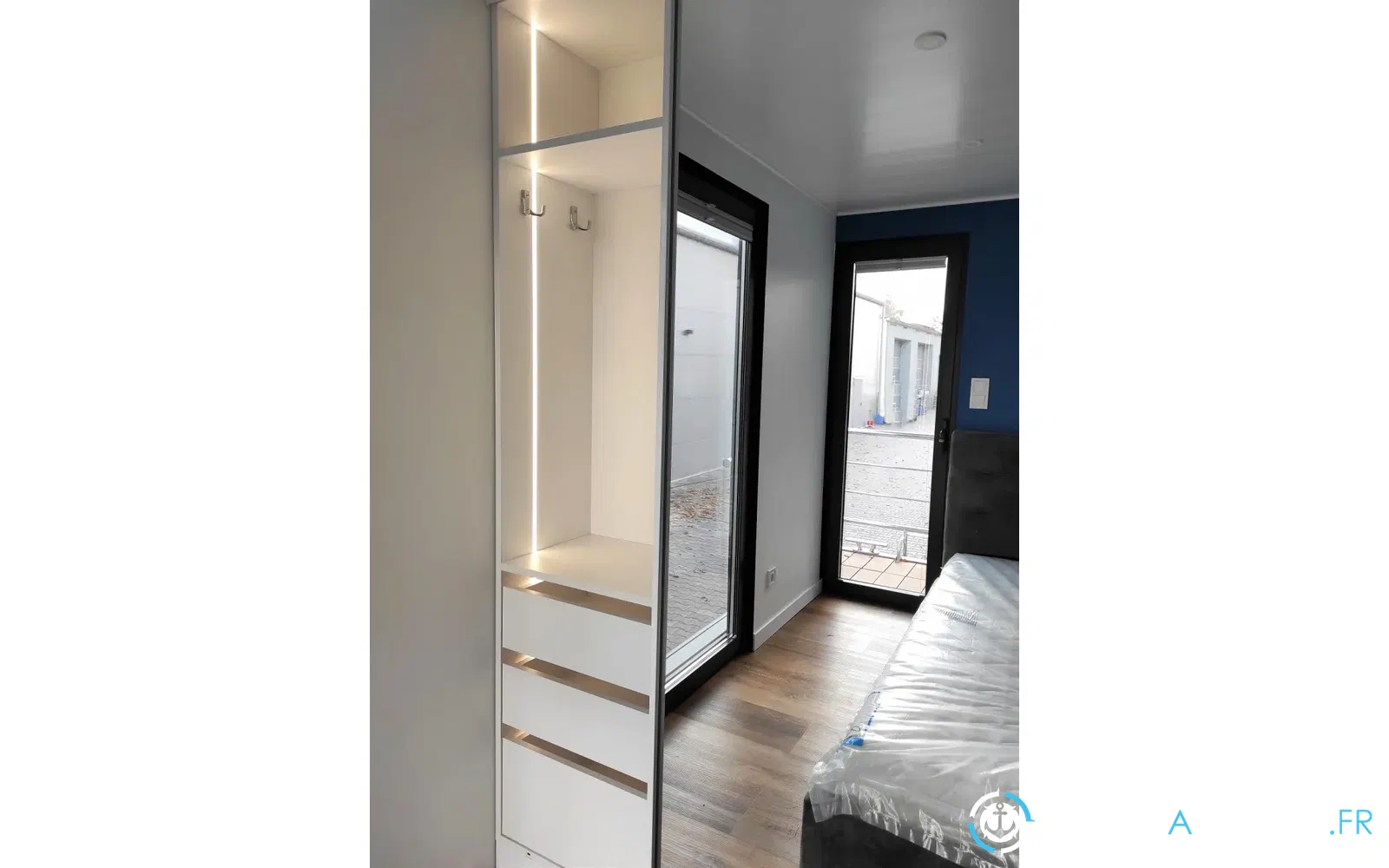 slider 4 House Boat Independant 10x4,5m