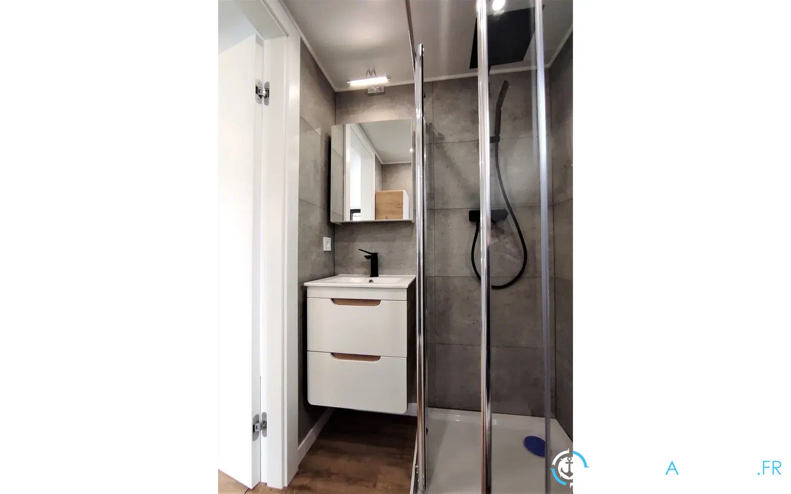 slider 6 House Boat Independant 10x4,5m