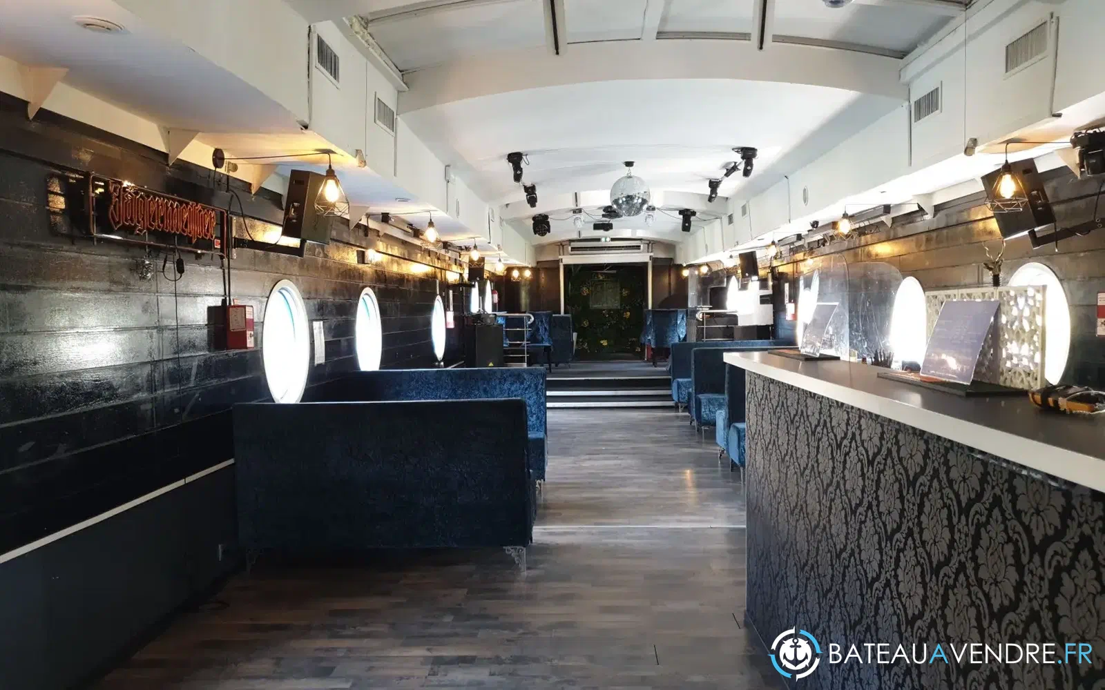 slider 0 Bateau Passagers EF ERP 163 PAX sur 2 niveaux, bar de nuit, restaurant possible