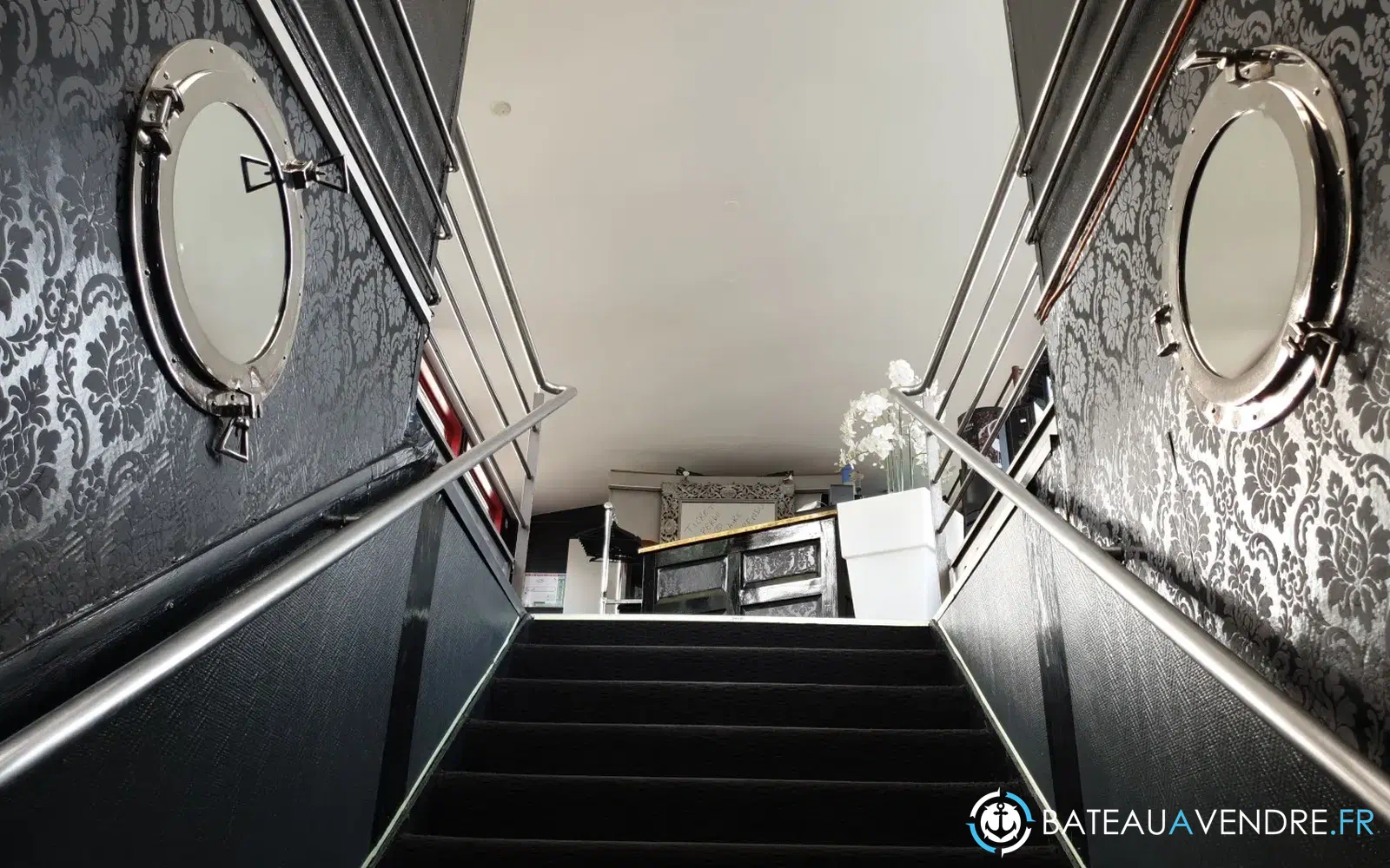 slider 4 Bateau Passagers EF ERP 163 PAX sur 2 niveaux, bar de nuit, restaurant possible