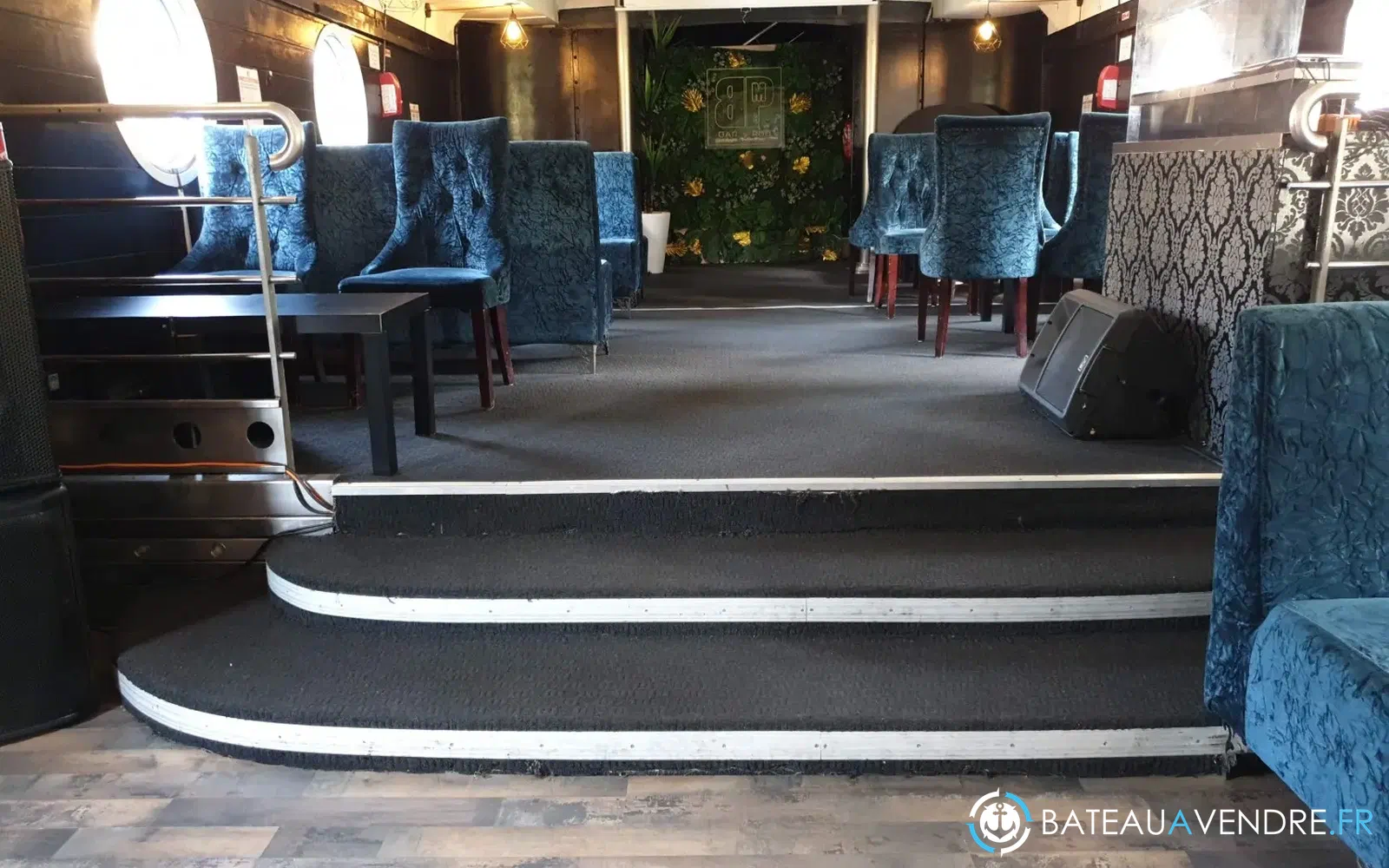 slider 8 Bateau Passagers EF ERP 163 PAX sur 2 niveaux, bar de nuit, restaurant possible