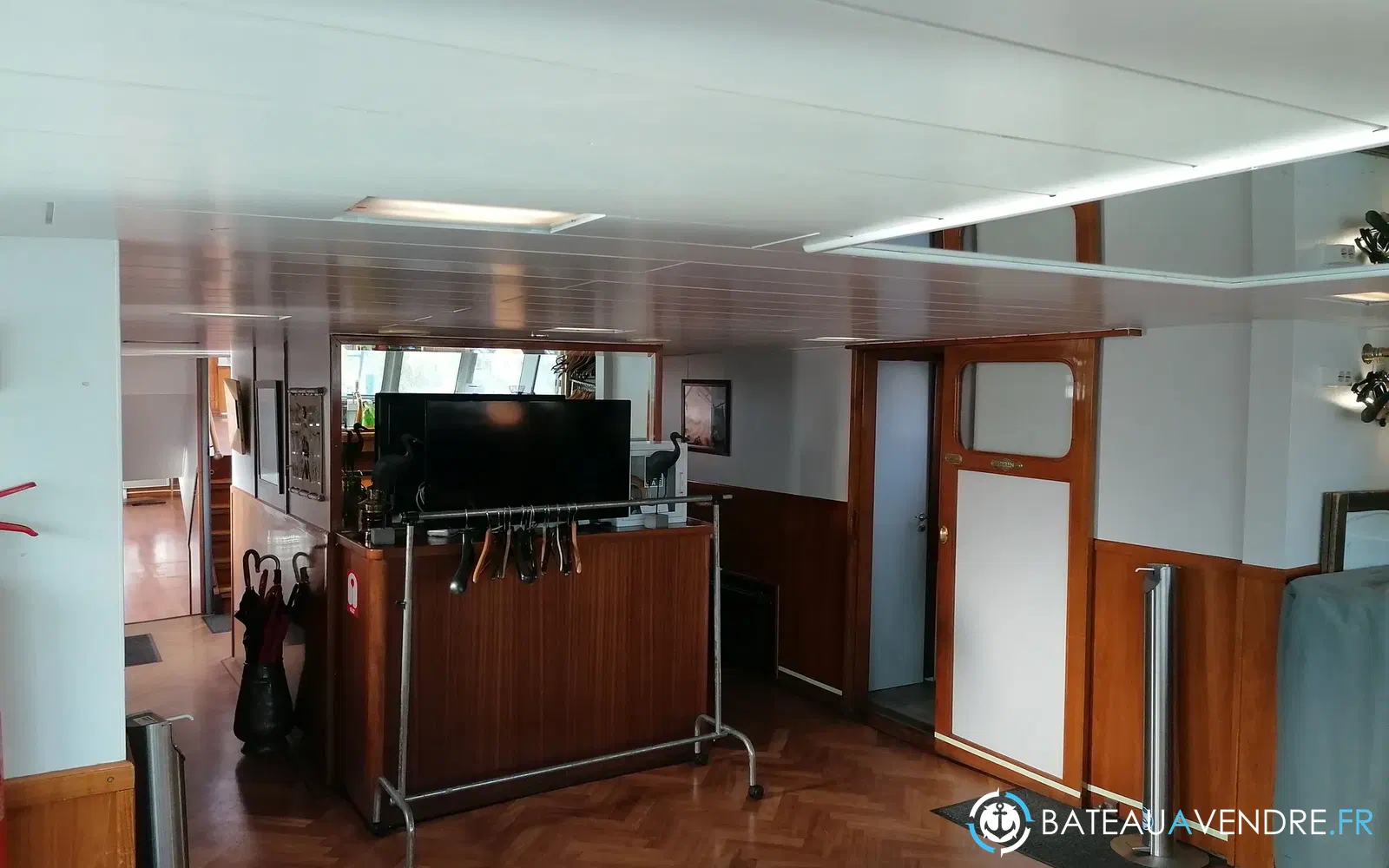 slider 10 Bateau Passagers 150 Pax Restaurant 2 Niveaux