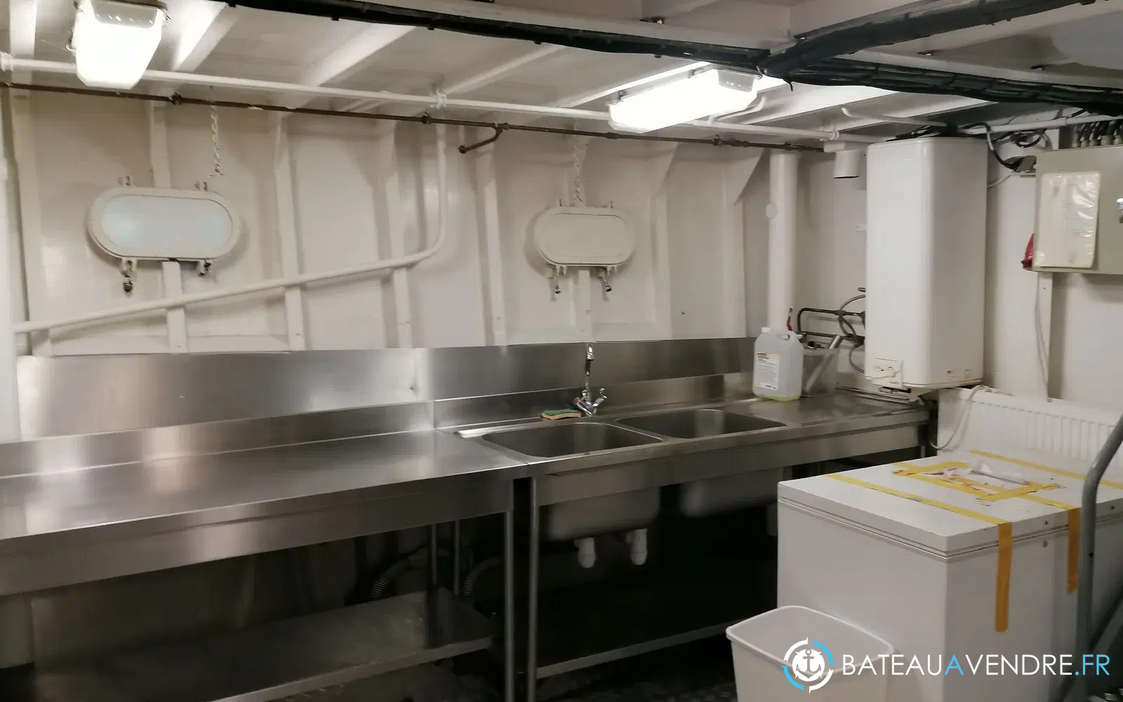 slider 27 Bateau Passagers 150 Pax Restaurant 2 Niveaux