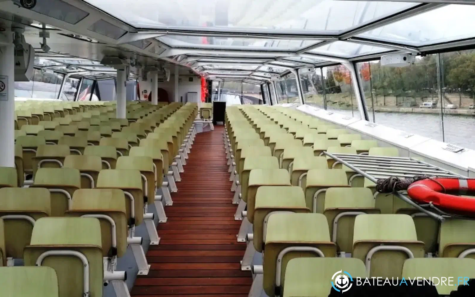 slider 0 Bateau Passagers 395 Places Assises