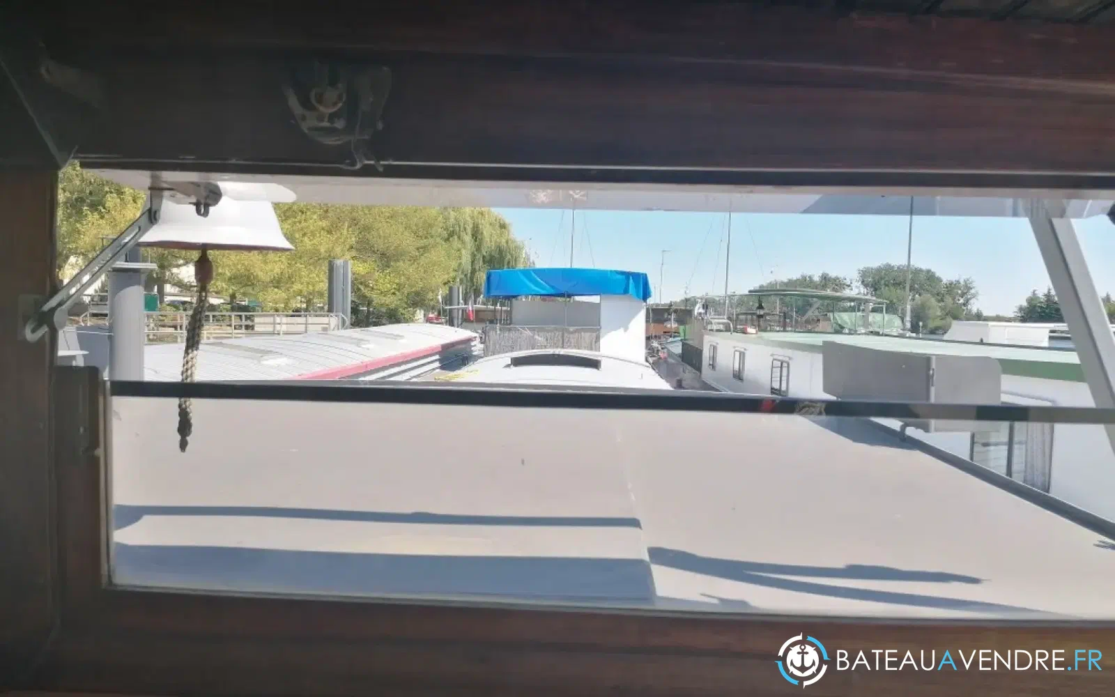 slider 13 Bateau Logement Péniche 4 chambres aménagées