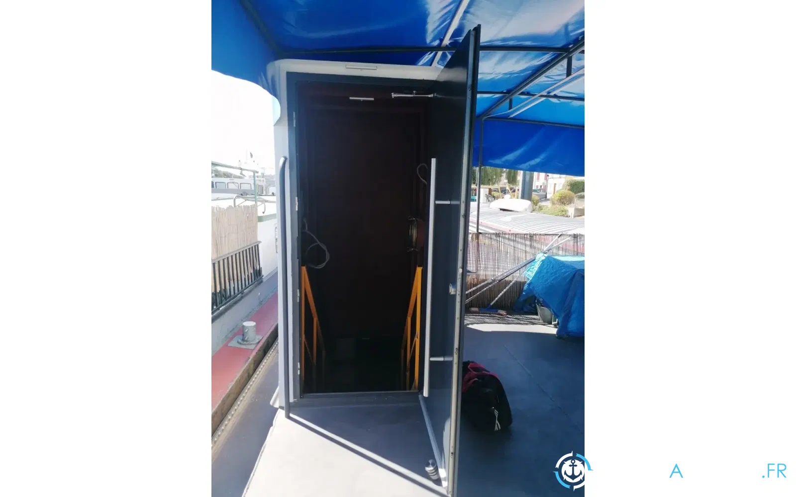 slider 19 Bateau Logement Péniche 4 chambres aménagées
