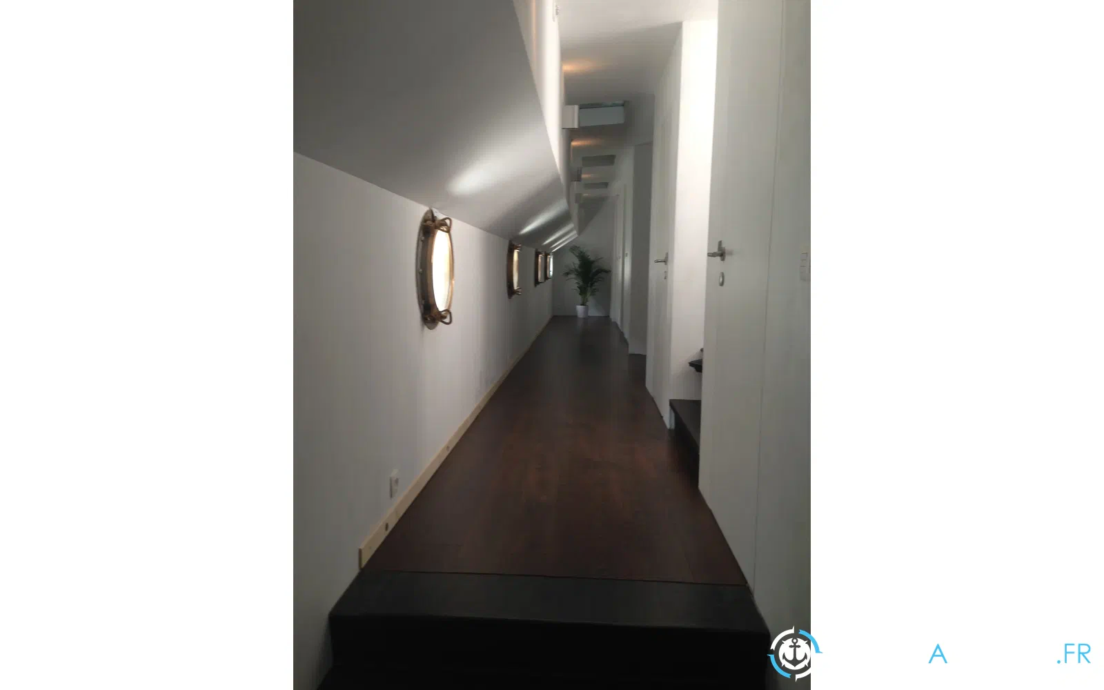 slider 5 Bateau Logement 320m2 Luxe 6 Cabines + Terrasse