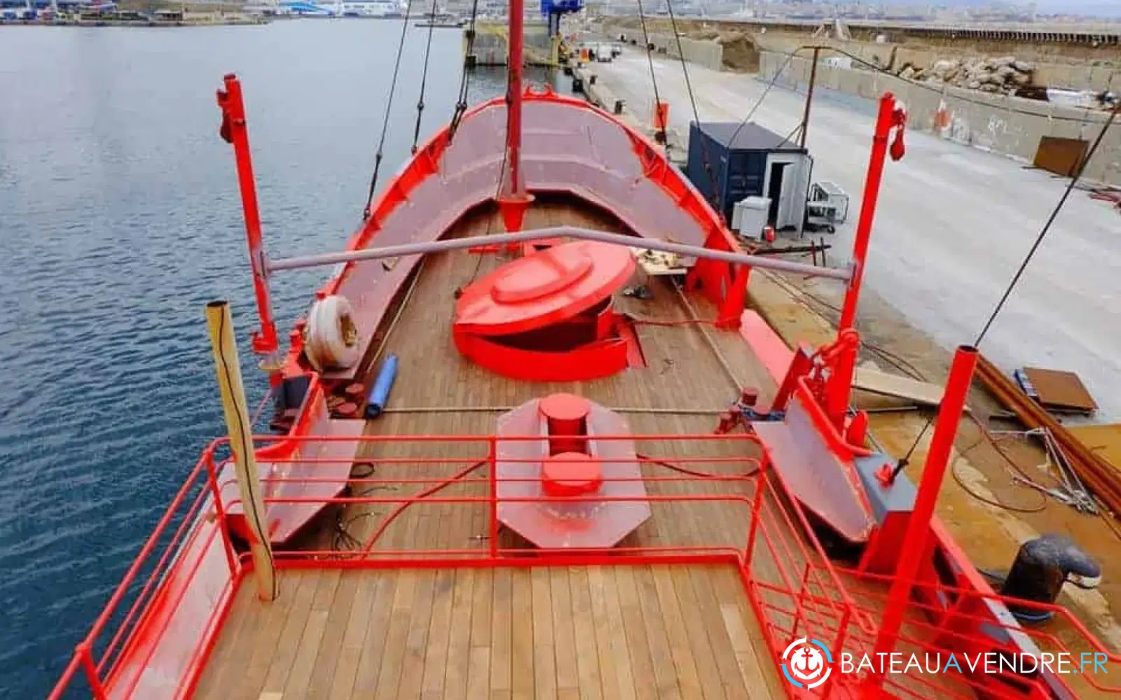 slider 1 Bateau Passagers 300 Personnes, Salle Concert, 3 Bars, 1 Restaurant