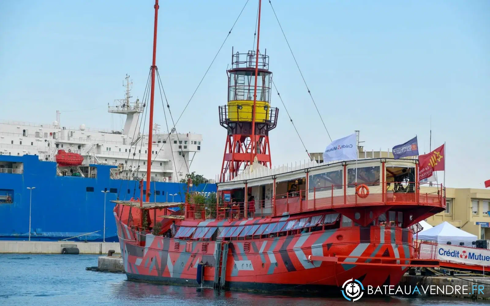 slider 40 Bateau Passagers 300 Personnes, Salle Concert, 3 Bars, 1 Restaurant